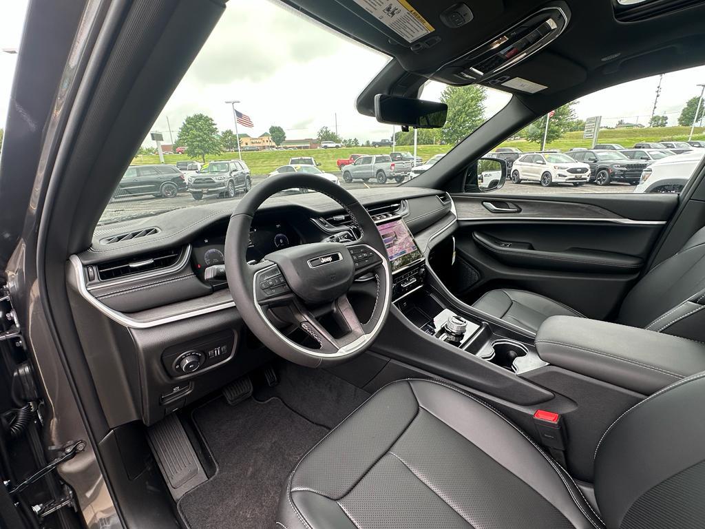 new 2025 Jeep Grand Cherokee car, priced at $51,496