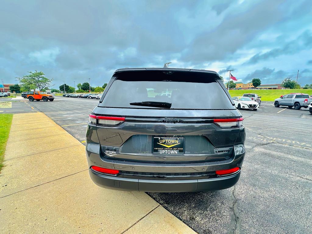new 2025 Jeep Grand Cherokee car, priced at $51,496