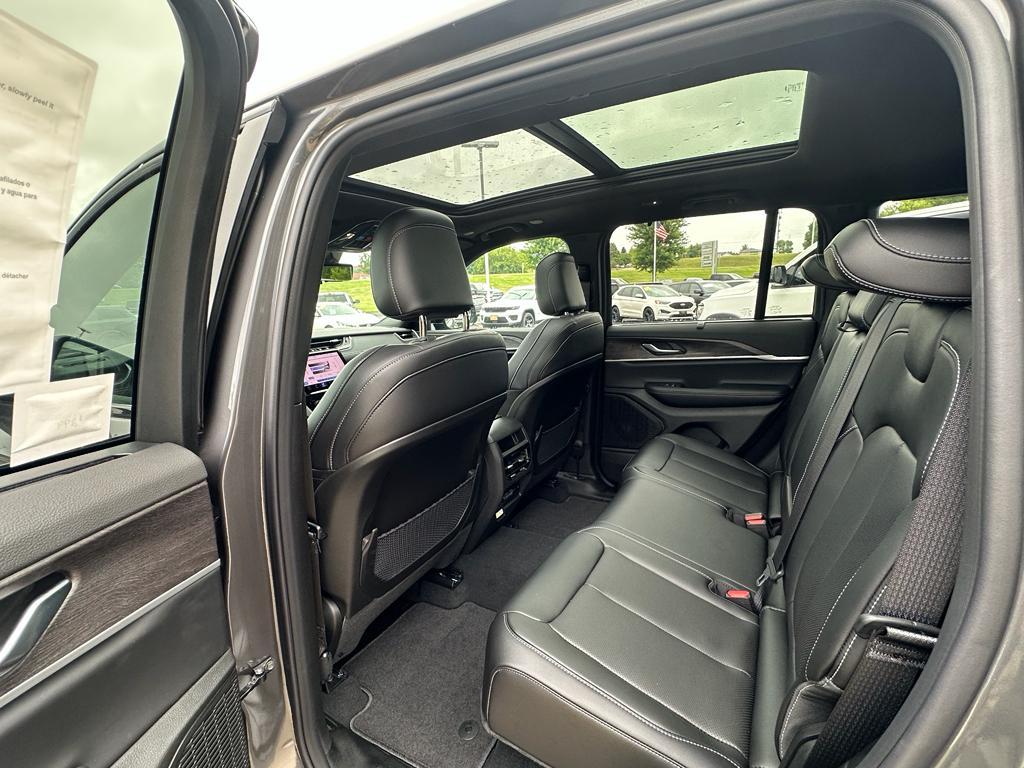 new 2025 Jeep Grand Cherokee car, priced at $51,496