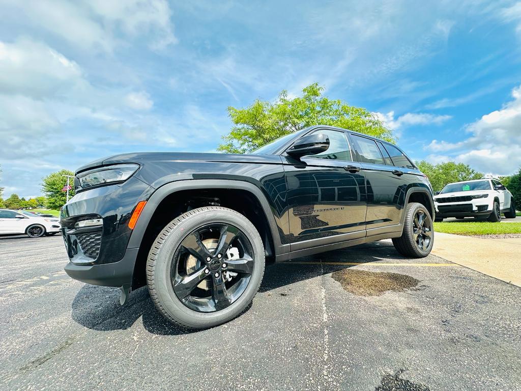 new 2025 Jeep Grand Cherokee car, priced at $46,763