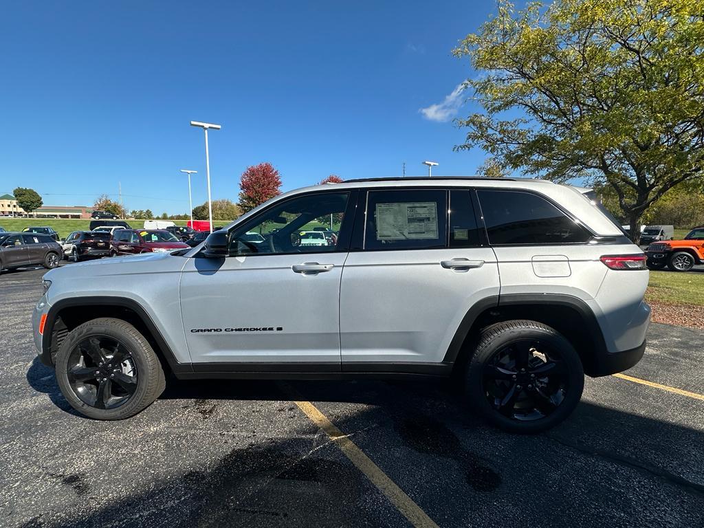 new 2025 Jeep Grand Cherokee car, priced at $47,676