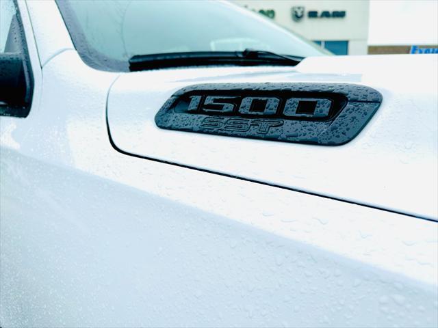 new 2025 Ram 1500 car, priced at $51,999