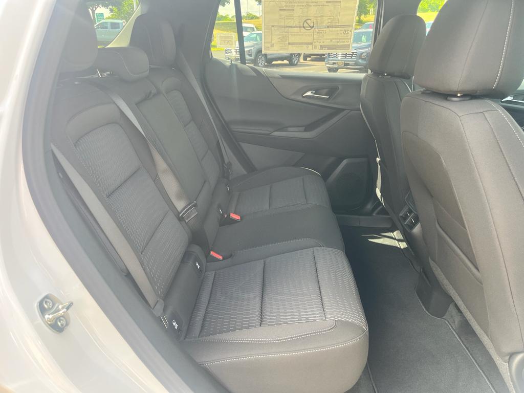 new 2026 Chevrolet Equinox car, priced at $31,495