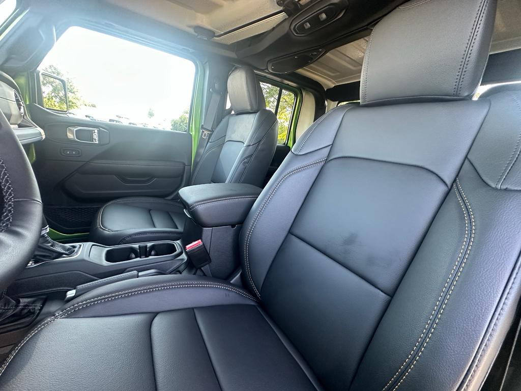 new 2025 Jeep Gladiator car, priced at $49,367
