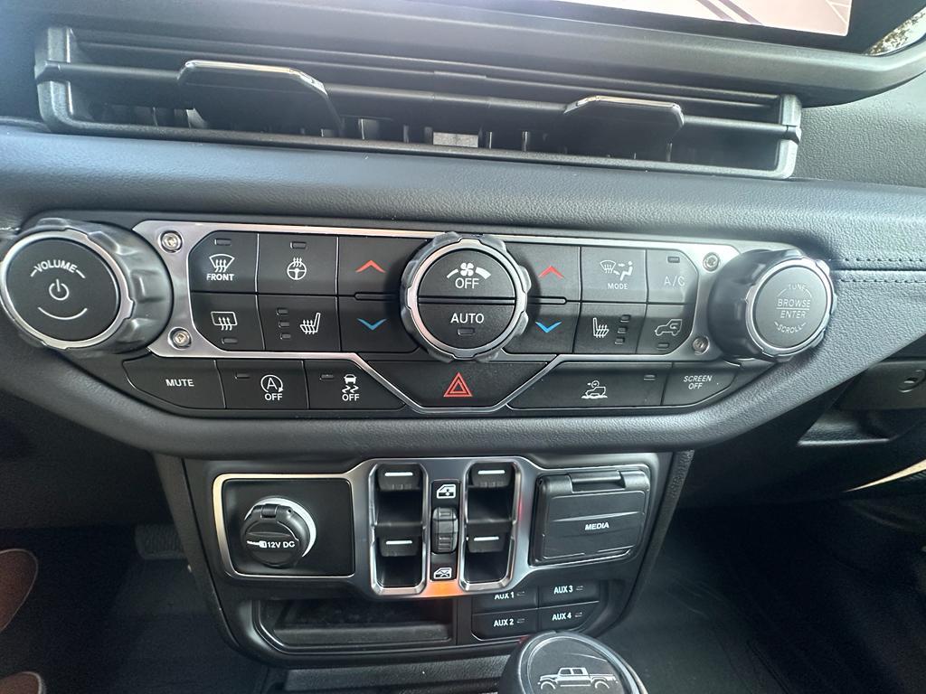 new 2025 Jeep Gladiator car, priced at $49,367