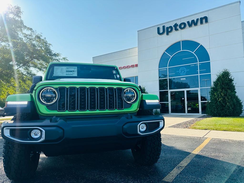 new 2025 Jeep Gladiator car, priced at $49,367