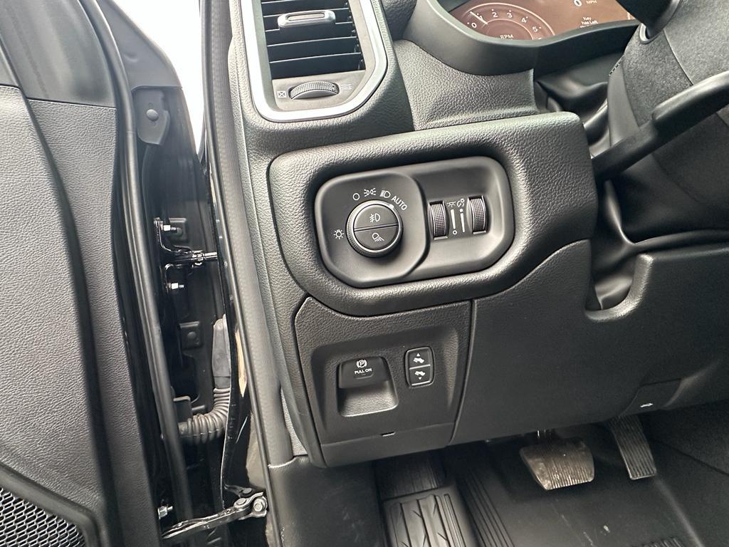 new 2025 Ram 1500 car, priced at $48,424