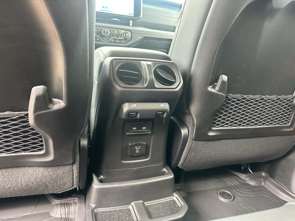 new 2025 Jeep Wrangler car, priced at $52,150