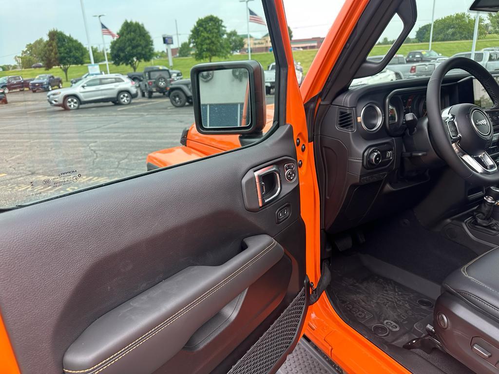 new 2025 Jeep Wrangler car, priced at $52,150