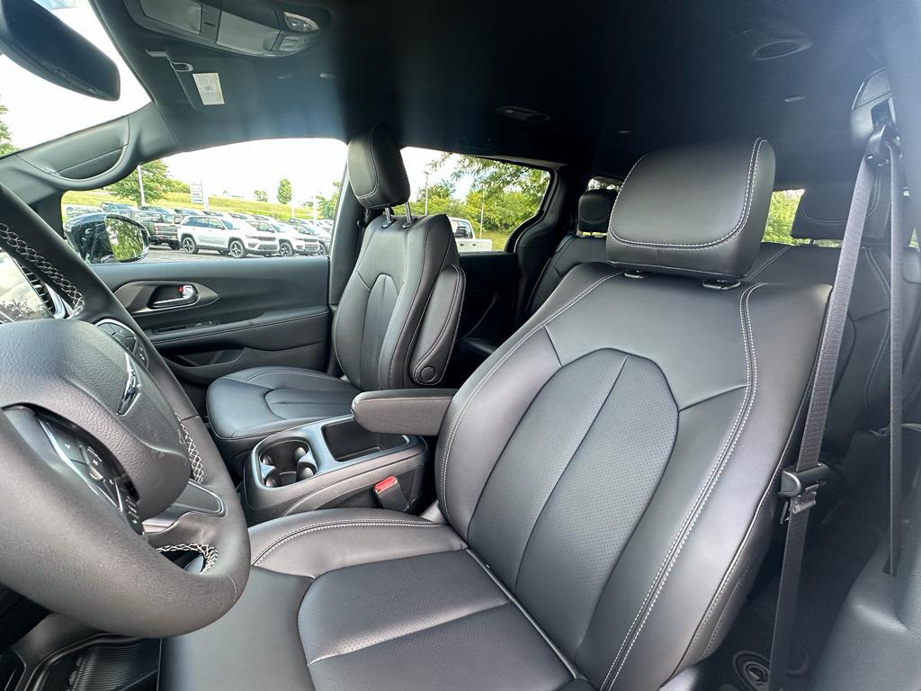 new 2026 Chrysler Pacifica car, priced at $44,260