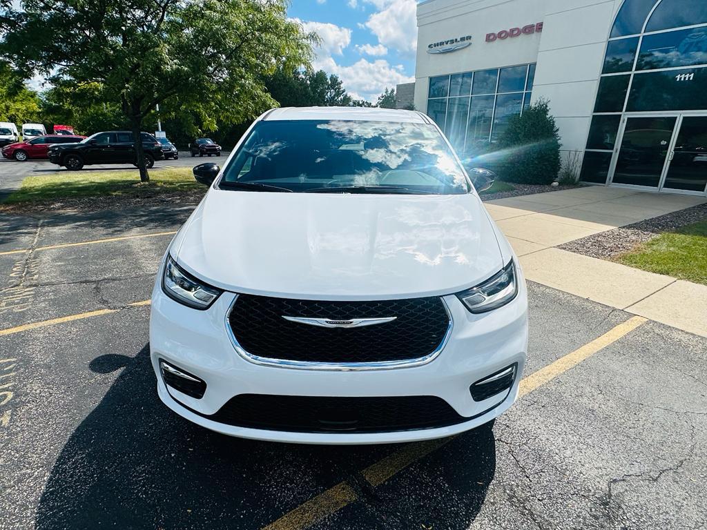new 2026 Chrysler Pacifica car, priced at $44,260