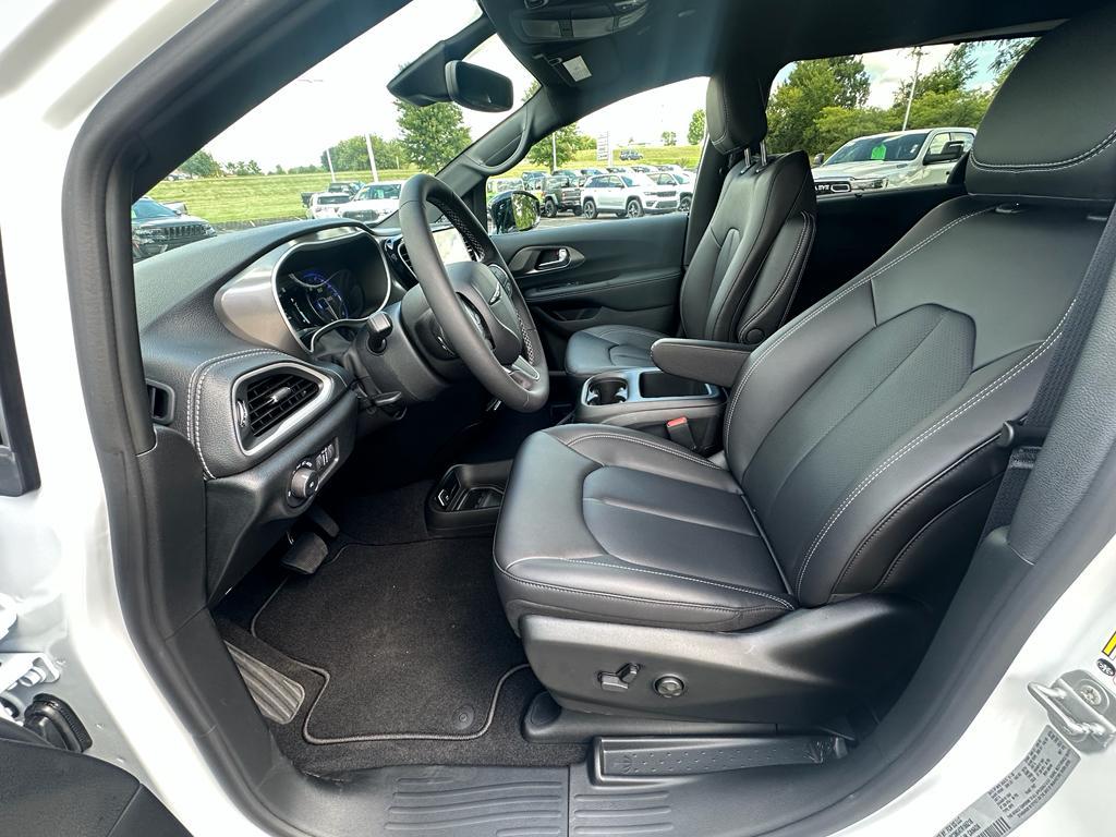 new 2026 Chrysler Pacifica car, priced at $44,260