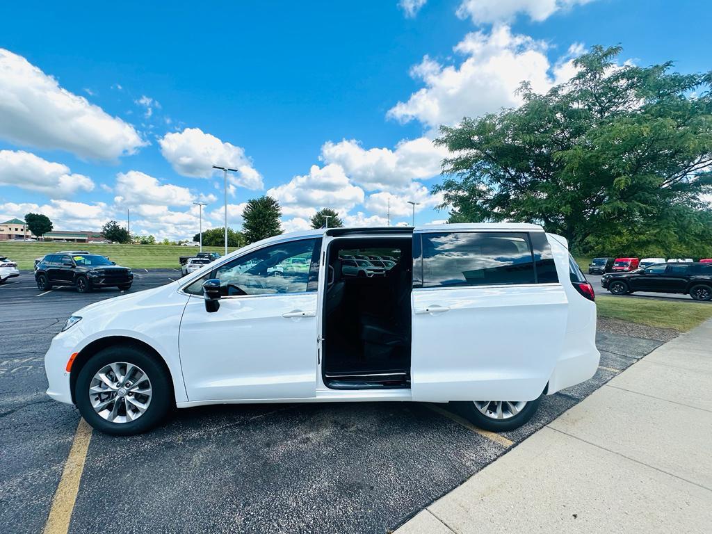 new 2026 Chrysler Pacifica car, priced at $44,260
