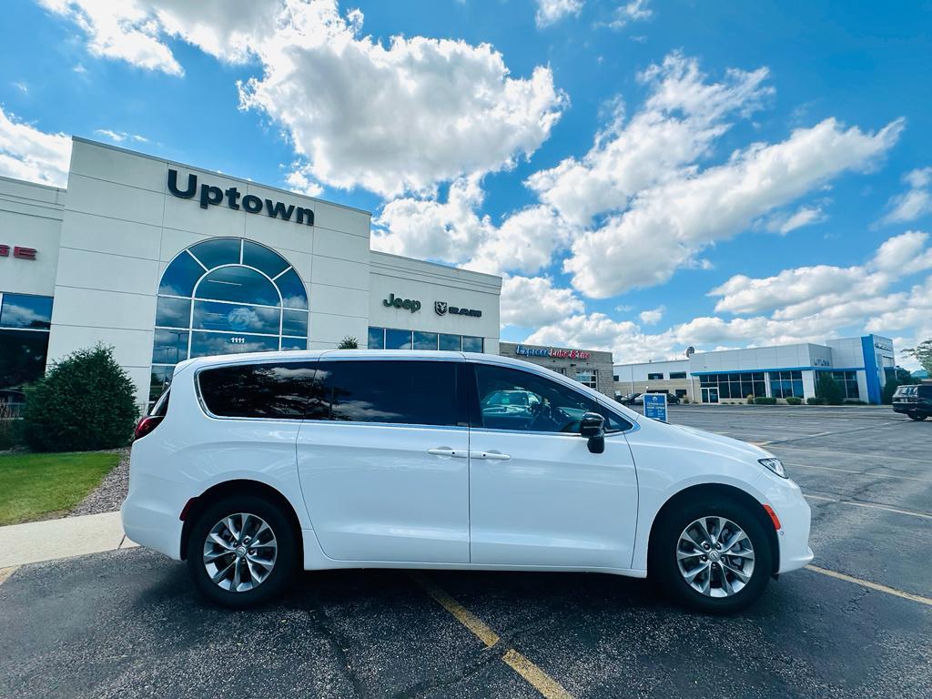 new 2026 Chrysler Pacifica car, priced at $44,260