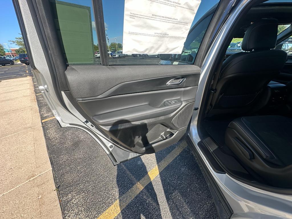 new 2025 Jeep Grand Cherokee L car, priced at $44,437