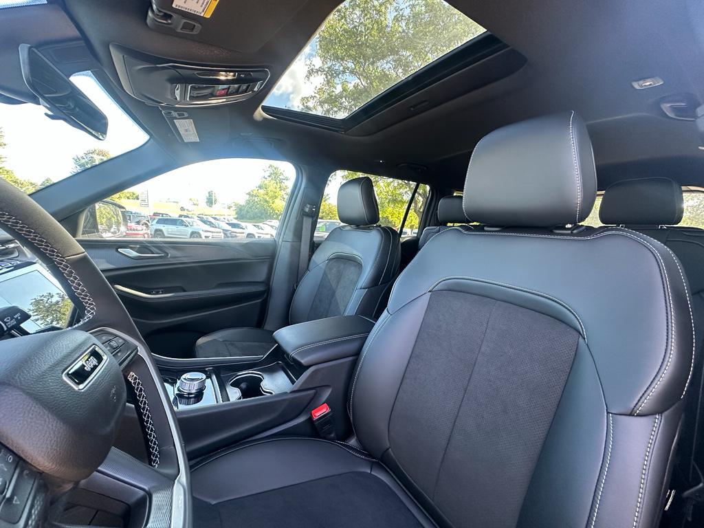 new 2025 Jeep Grand Cherokee L car, priced at $44,437