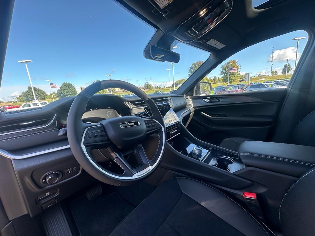 new 2025 Jeep Grand Cherokee L car, priced at $44,437
