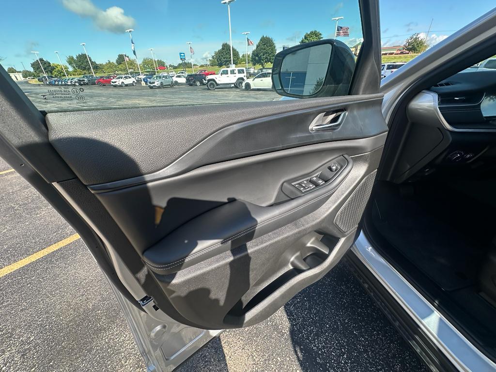 new 2025 Jeep Grand Cherokee L car, priced at $44,437