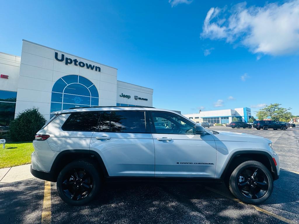 new 2025 Jeep Grand Cherokee L car, priced at $44,437