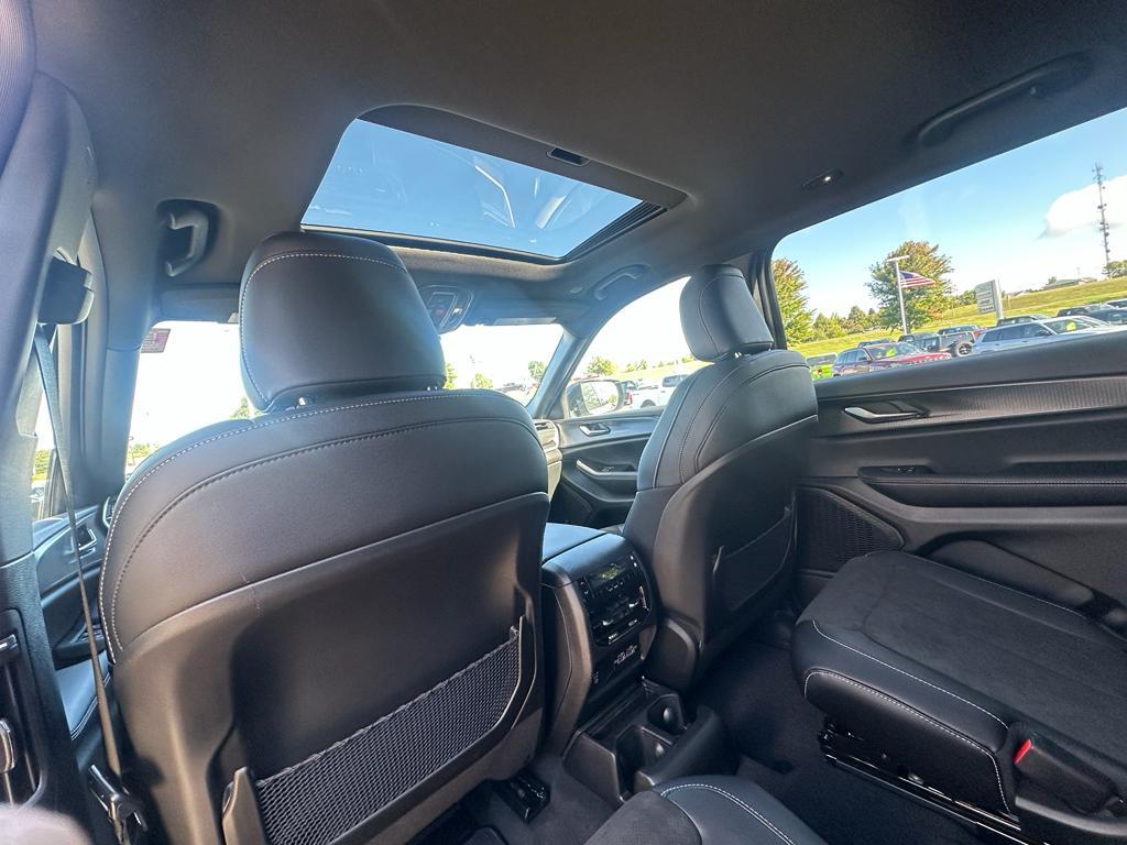 new 2025 Jeep Grand Cherokee L car, priced at $44,437