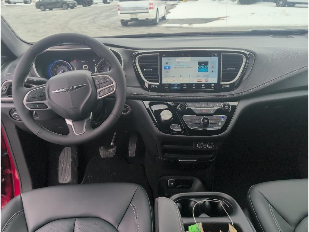 new 2025 Chrysler Pacifica car, priced at $41,695
