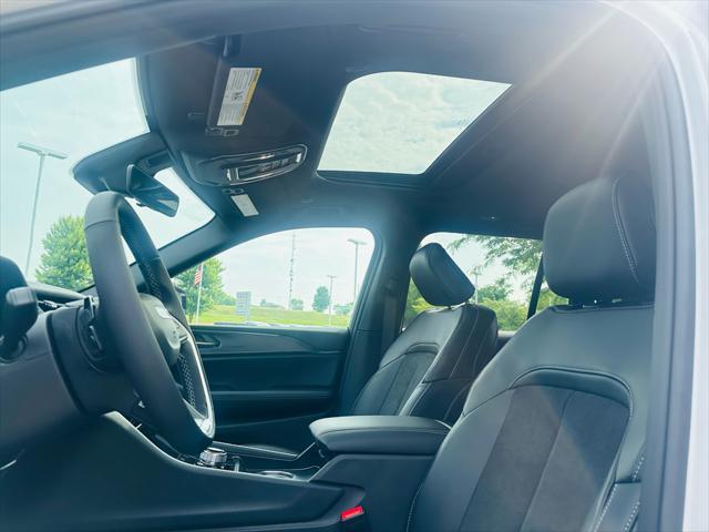 new 2025 Jeep Grand Cherokee car, priced at $41,756
