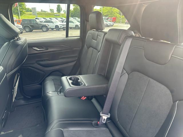 new 2025 Jeep Grand Cherokee car, priced at $41,756
