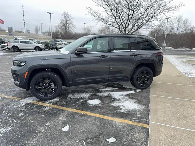 new 2025 Jeep Grand Cherokee car, priced at $44,338