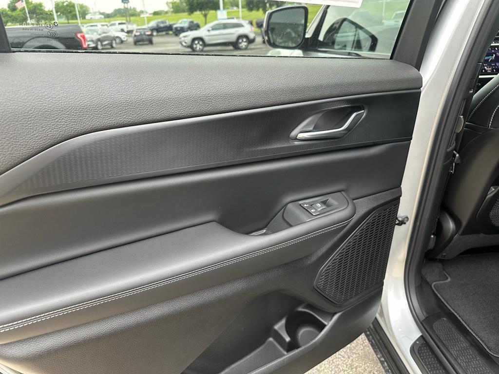 new 2025 Jeep Grand Cherokee L car, priced at $44,437