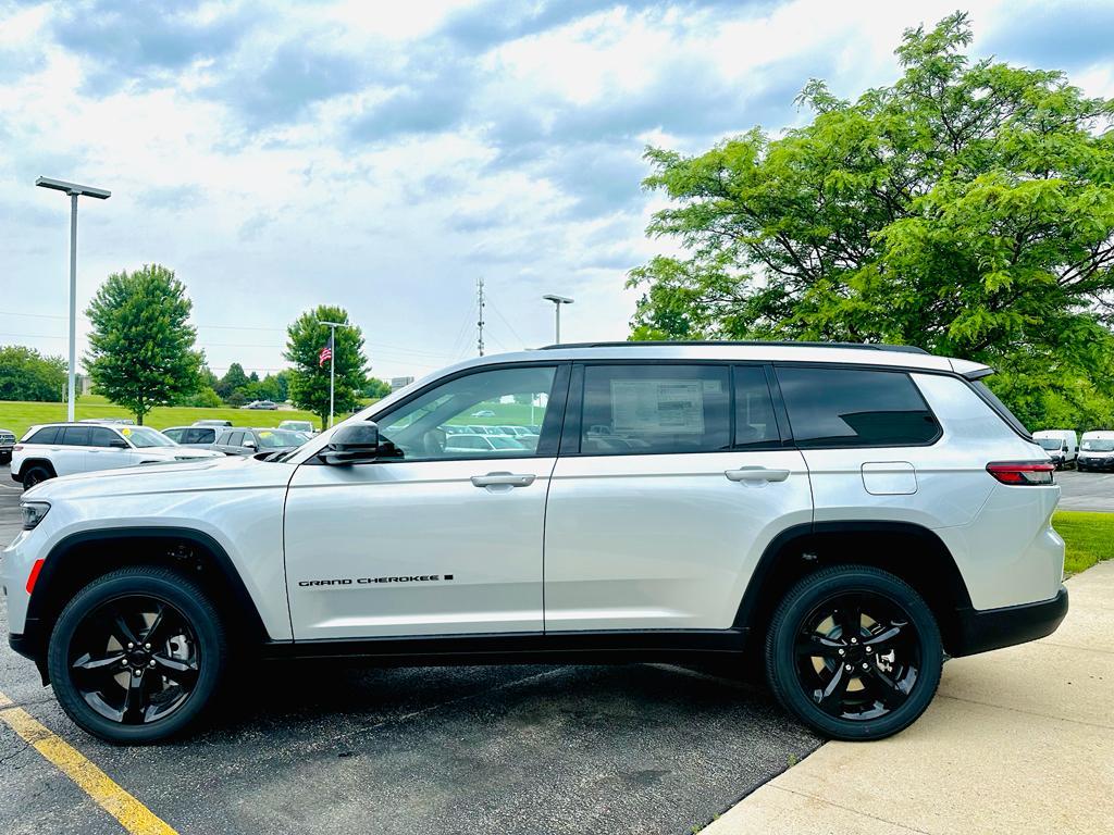 new 2025 Jeep Grand Cherokee L car, priced at $44,437