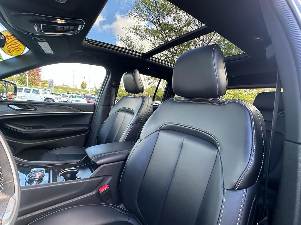 used 2024 Jeep Grand Cherokee car, priced at $41,440