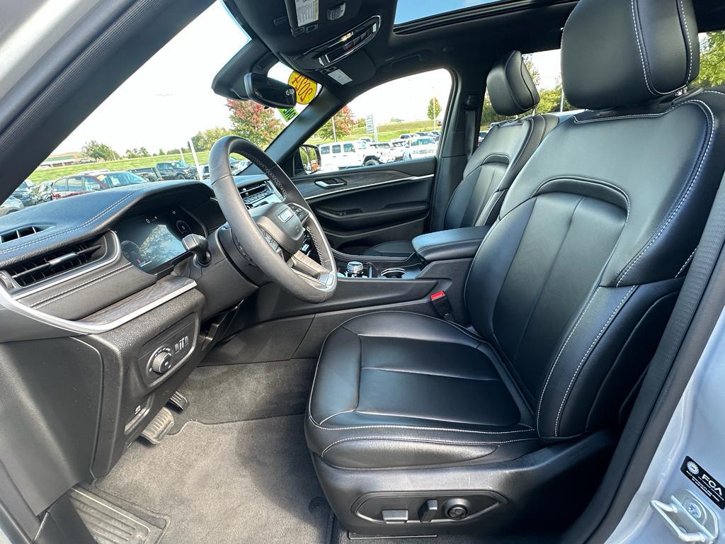 used 2024 Jeep Grand Cherokee car, priced at $41,440
