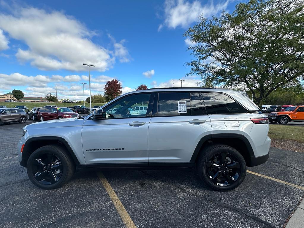 used 2024 Jeep Grand Cherokee car, priced at $41,440
