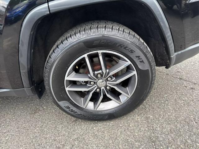 used 2018 Jeep Grand Cherokee car, priced at $15,495