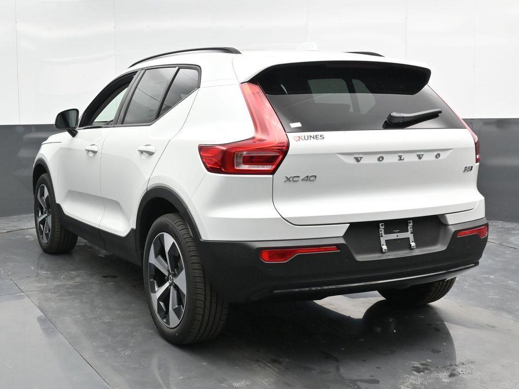 new 2025 Volvo XC40 car, priced at $46,835