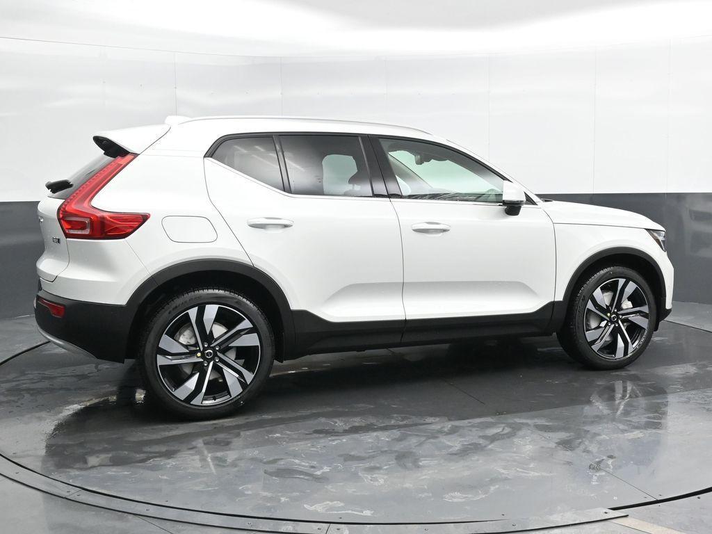 new 2025 Volvo XC40 car, priced at $48,290