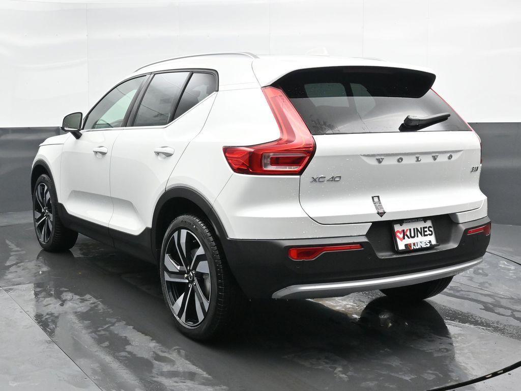 new 2025 Volvo XC40 car, priced at $48,290