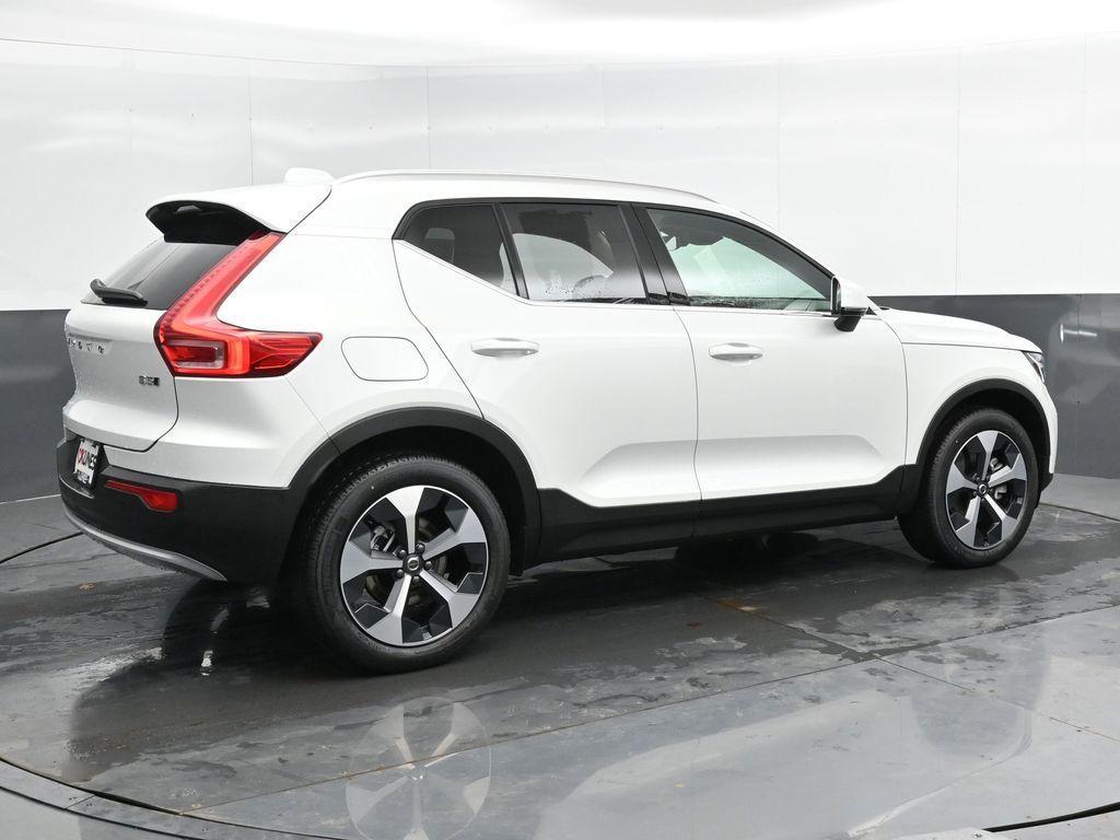 new 2025 Volvo XC40 car, priced at $45,035