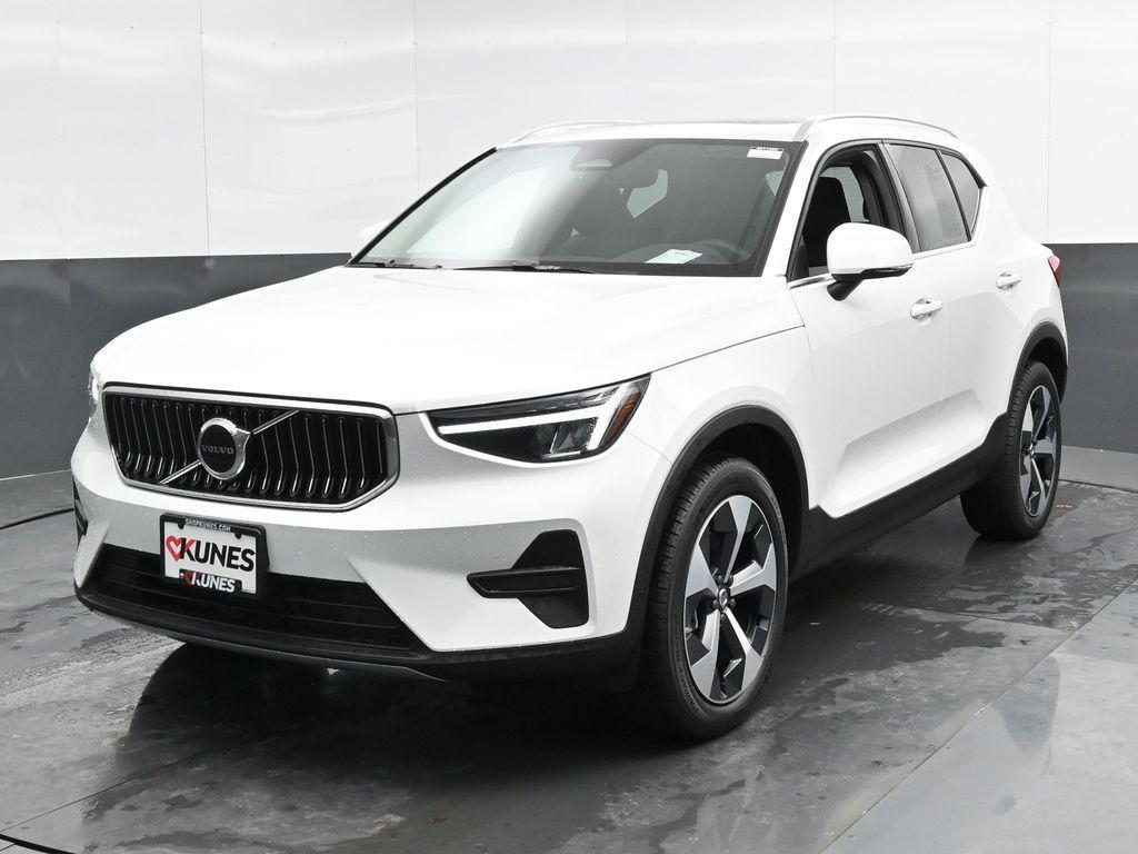 new 2025 Volvo XC40 car, priced at $45,035