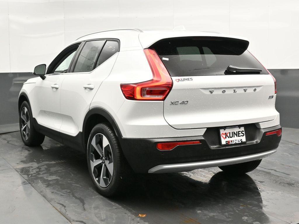 new 2025 Volvo XC40 car, priced at $45,035