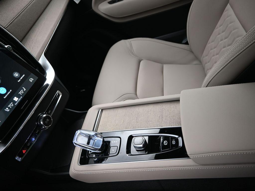 new 2025 Volvo XC90 Plug-In Hybrid car, priced at $77,805