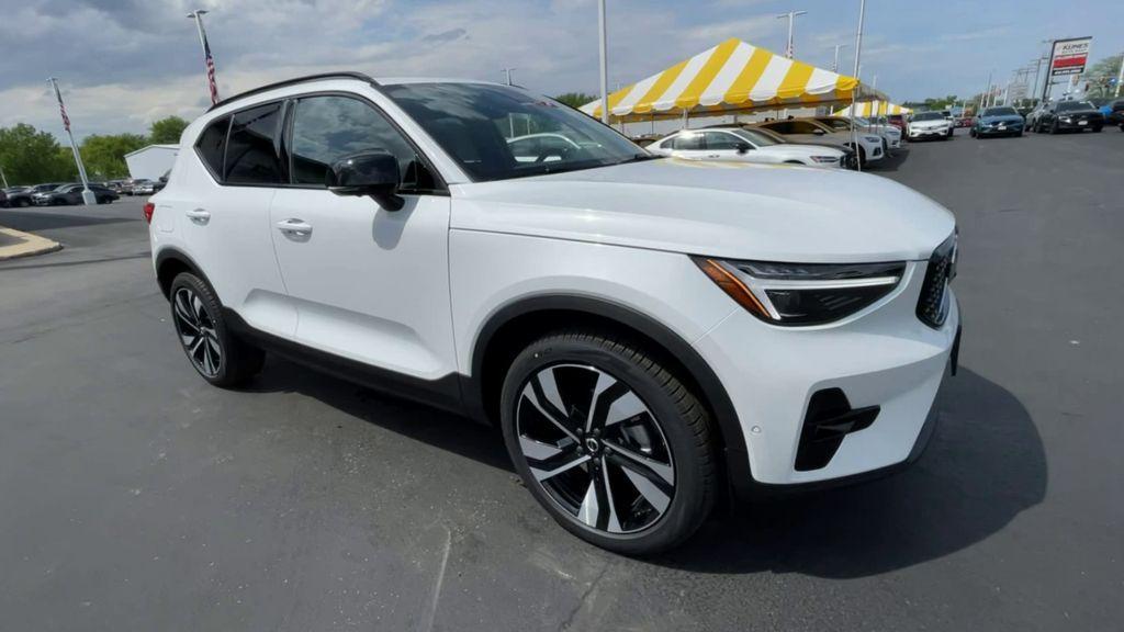 new 2024 Volvo XC40 car, priced at $43,265