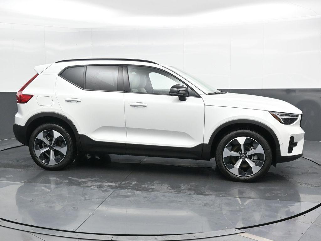 new 2025 Volvo XC40 car, priced at $45,645