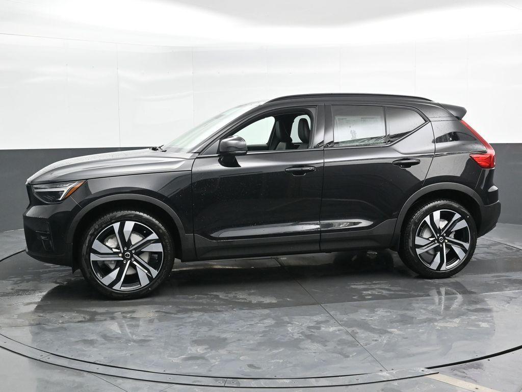 new 2025 Volvo XC40 car, priced at $48,290