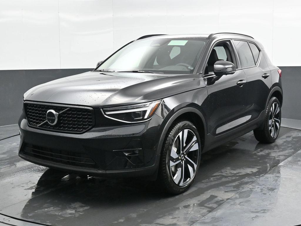 new 2025 Volvo XC40 car, priced at $48,290