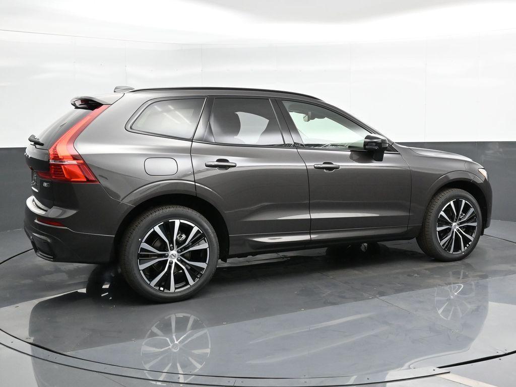 new 2025 Volvo XC60 car, priced at $54,525