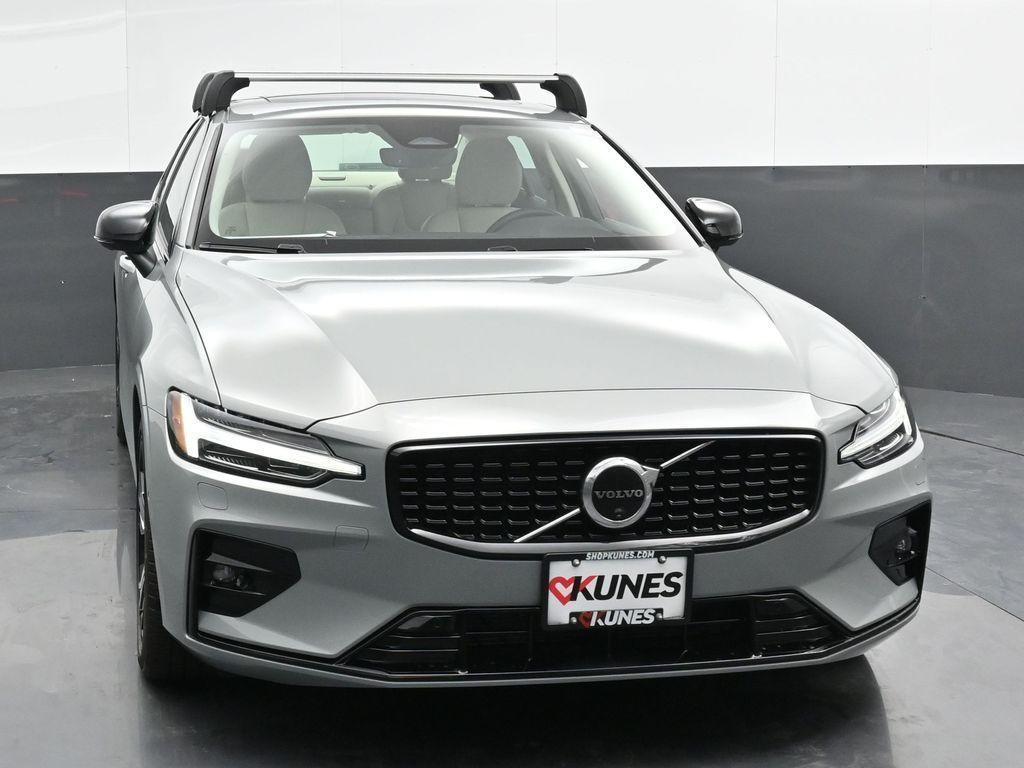 new 2024 Volvo S60 car, priced at $39,280