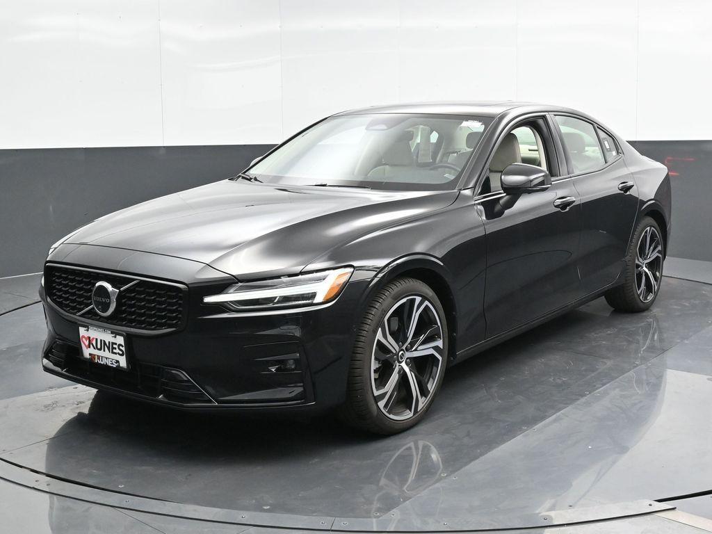 new 2024 Volvo S60 car, priced at $41,795