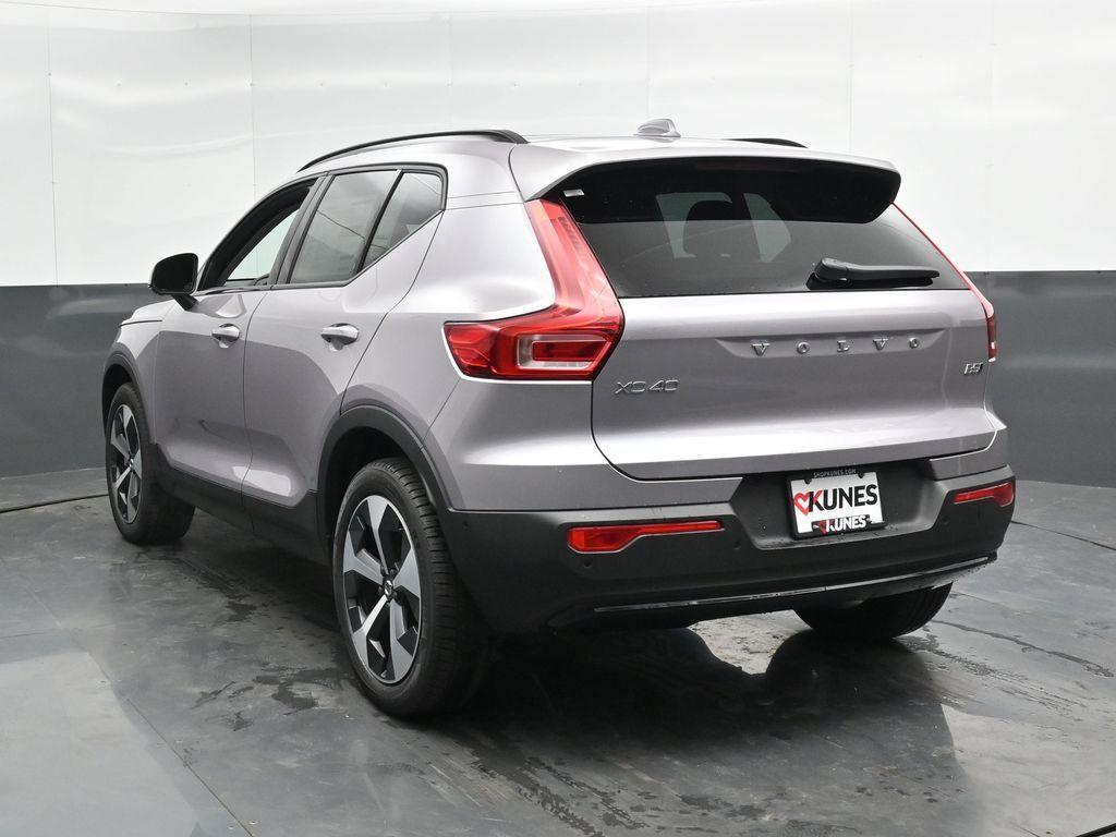 new 2026 Volvo XC40 car