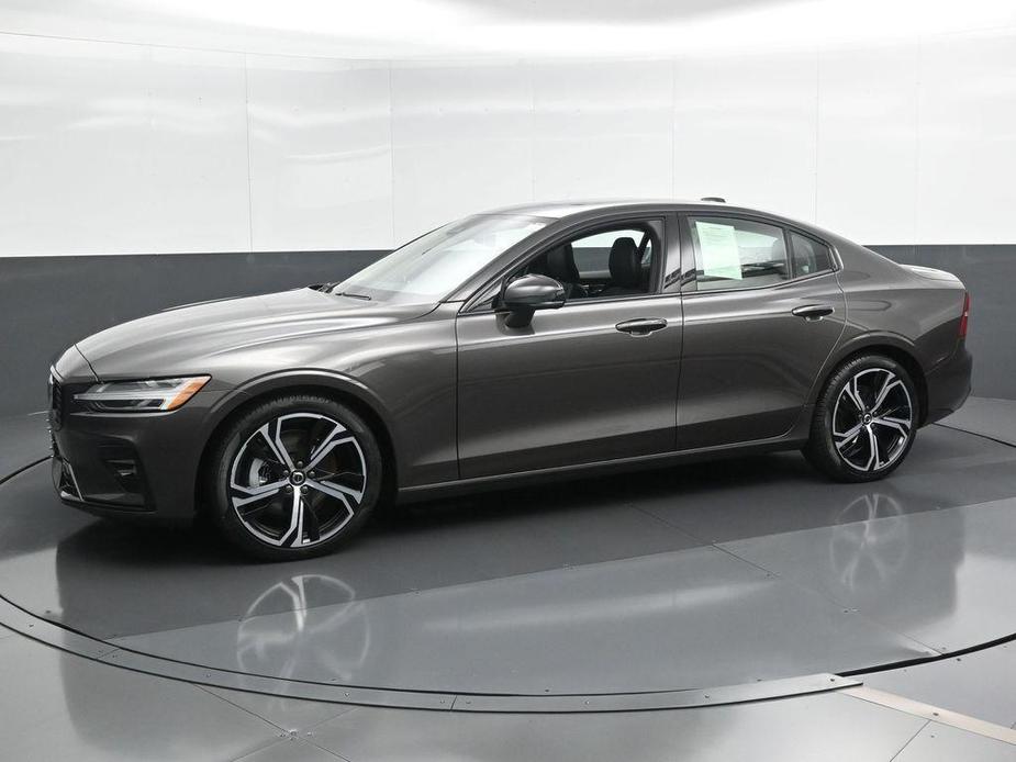 new 2024 Volvo S60 car